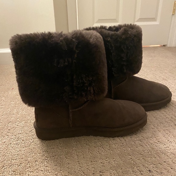 Tall chocolate Uggs size 7 - Picture 8 of 8